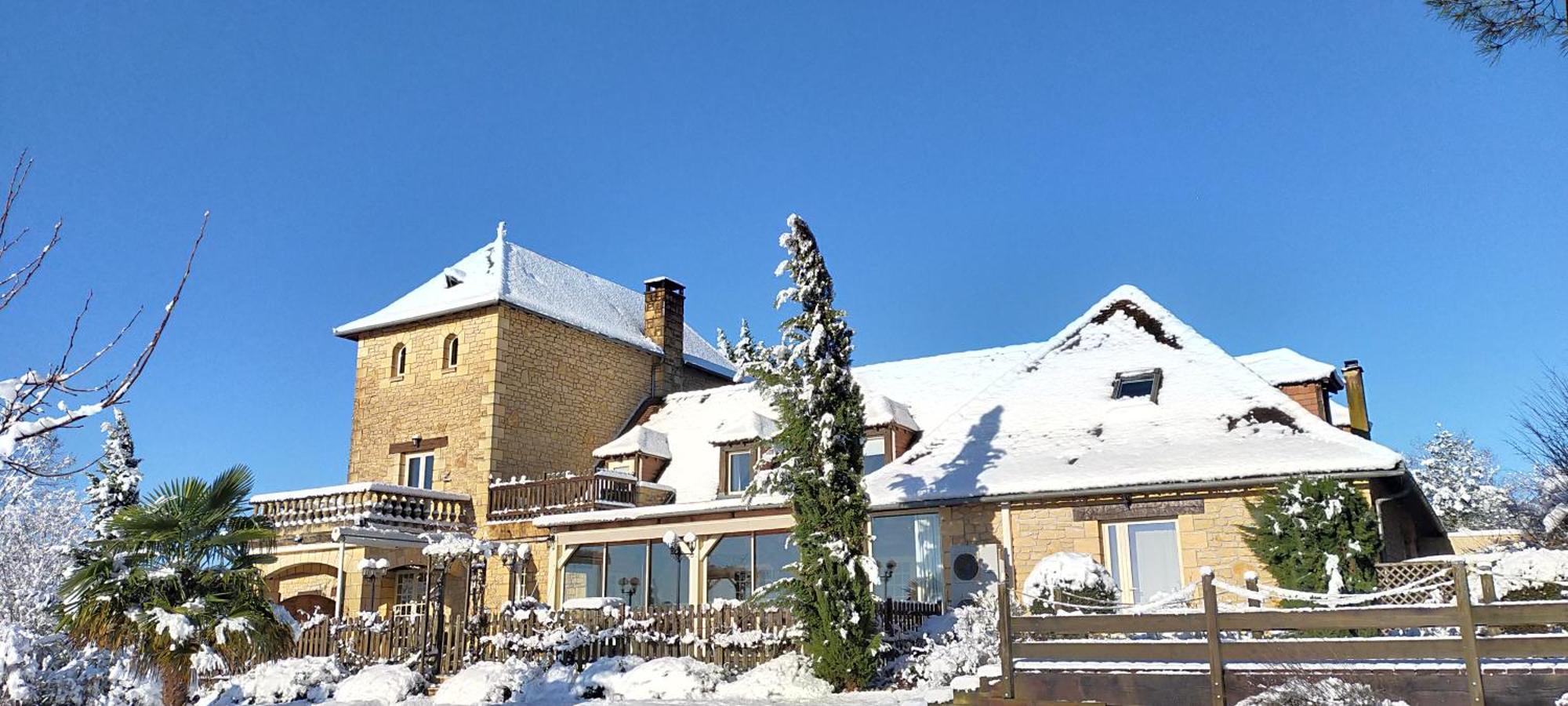 Logis Hotel-Restaurant Les Collines 59 Route Des Cretes Cublac Exterior photo