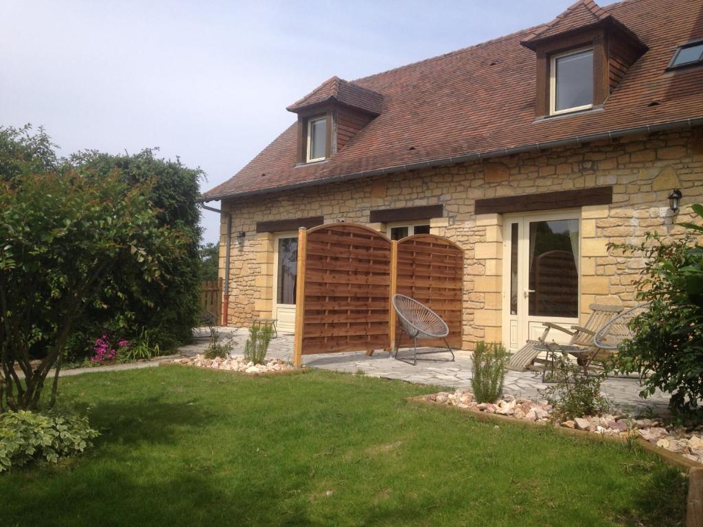 Logis Hotel-Restaurant Les Collines 59 Route Des Cretes Cublac Room photo